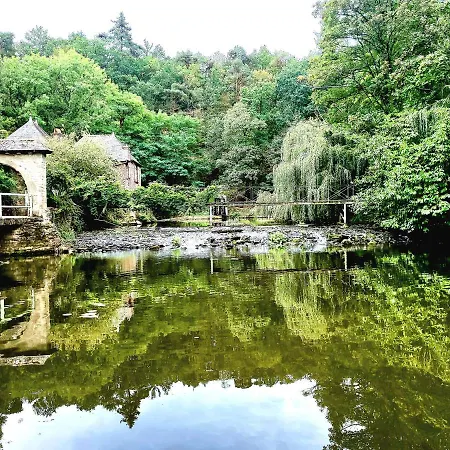 Gîte - Et à côté coule une rivière Josselin Exterior foto
