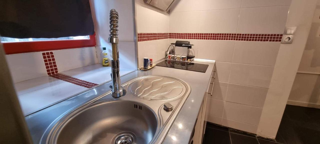 Maisonnette- Et A Cote Coule Riviere Josselin
